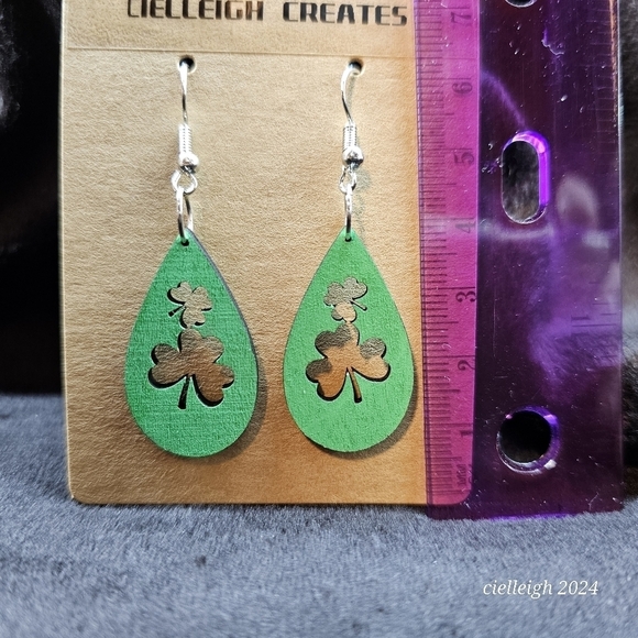 💥4 for $25💥 St Patrick's Day Earrings - Picture 3 of 4